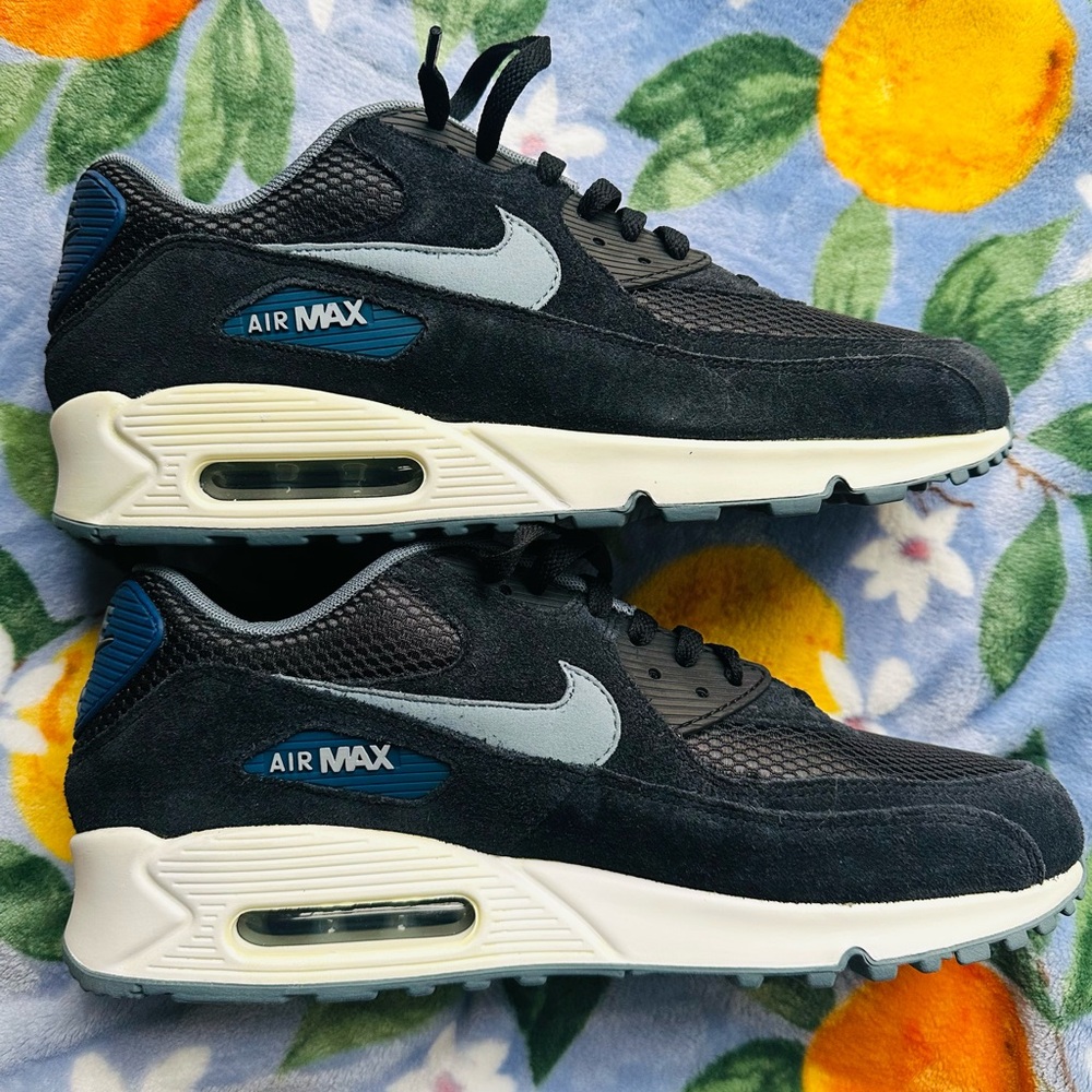 Nike Air Max 90 Essential Men's Sneakers